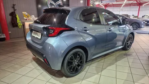 Car image 3
