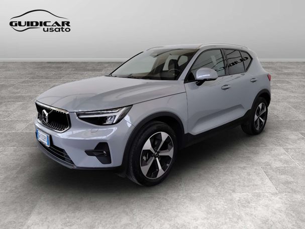 Volvo XC40 B3 Core 120 kW image number 1