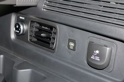 Car image 36