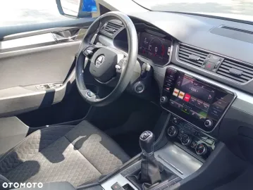 Car image 40