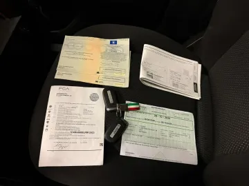 Car image 28