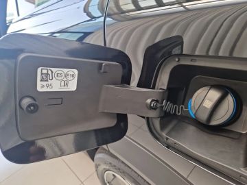 Car image 28