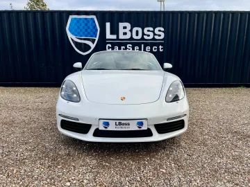 Car image 4