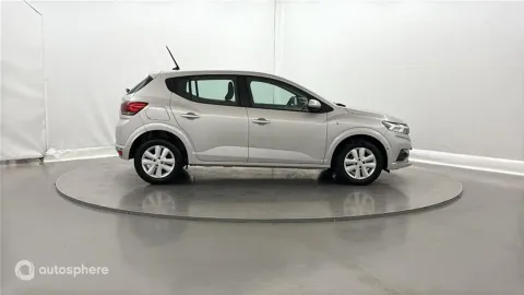Car image 5