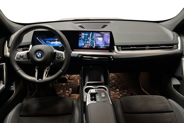 BMW iX1 xDrive30 M Sport 230 kW image number 11