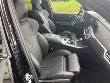 Car image 40