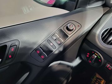 Car image 33