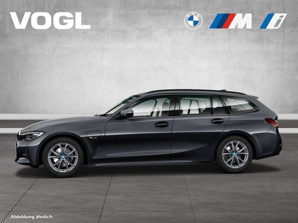 BMW 330e Touring xDrive 215 kW image number 3