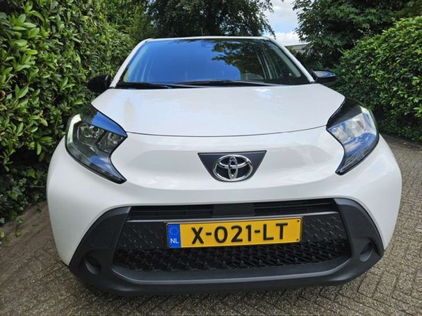 Toyota Aygo X 1.0 VVT-i 53 kW image number 4