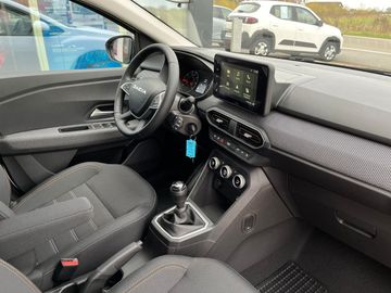 Car image 12