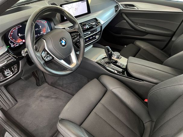 BMW 530d Touring xDrive Sport Line 195 kW image number 6