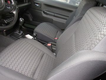 Car image 9