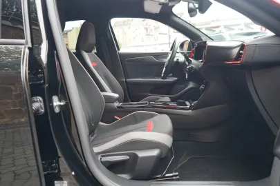 Car image 30