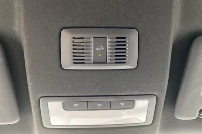 Car image 37