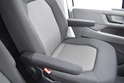 Car image 33