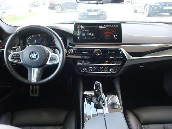 BMW 540i Touring xDrive 245 kW image number 9