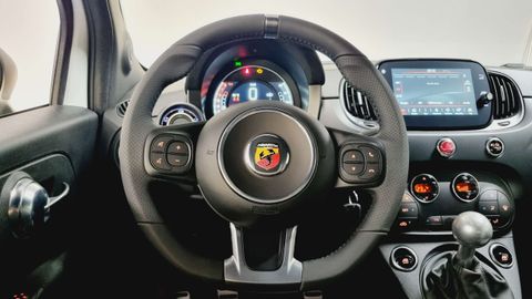 Car image 13