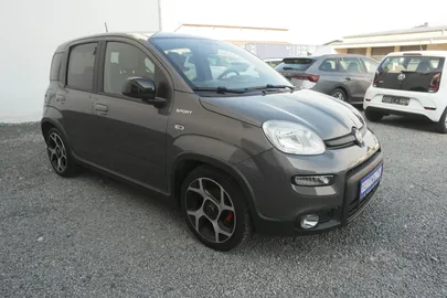 Car image 3