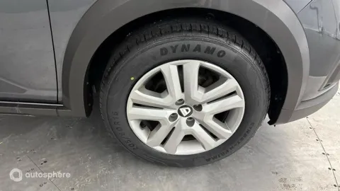 Car image 20