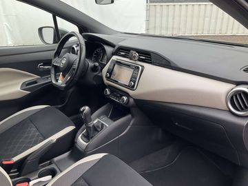 Car image 32