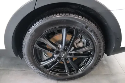Car image 26