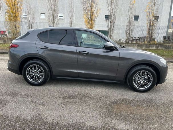 Alfa Romeo Stelvio 2.2 Q4 140 kW image number 4