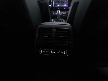 Car image 39