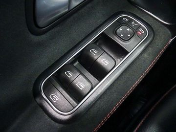 Car image 32