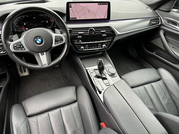 BMW 520d Touring xDrive 140 kW image number 17