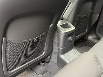 Car image 36