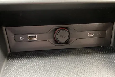 Car image 36