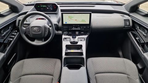 Car image 10