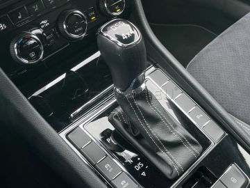 Car image 37