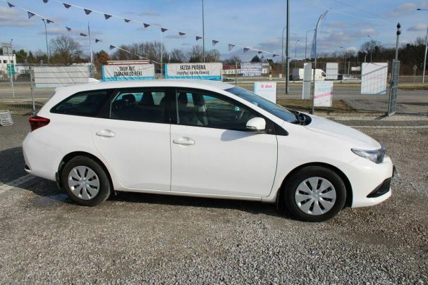 Toyota Auris 73 kW image number 4