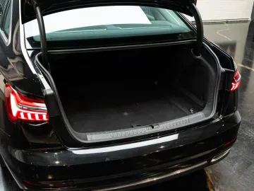 Car image 36