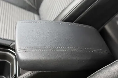 Car image 44