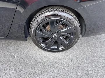Car image 13