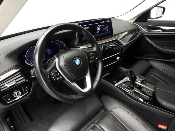 BMW 520i Touring 135 kW image number 6