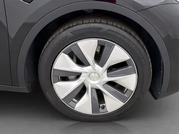 Car image 36