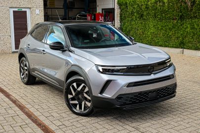 Car image 2