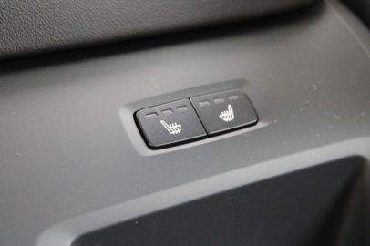 Car image 33