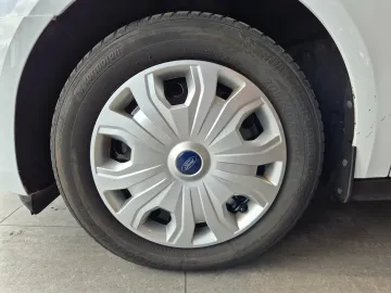 Car image 26