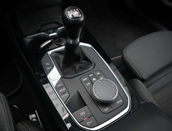 Car image 32