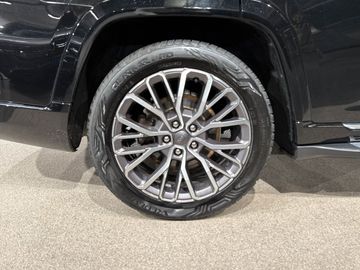 Car image 33