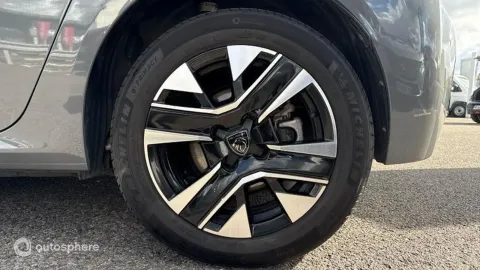 Car image 20