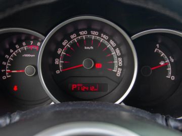 Car image 26