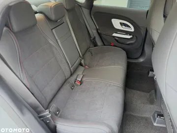 Car image 33
