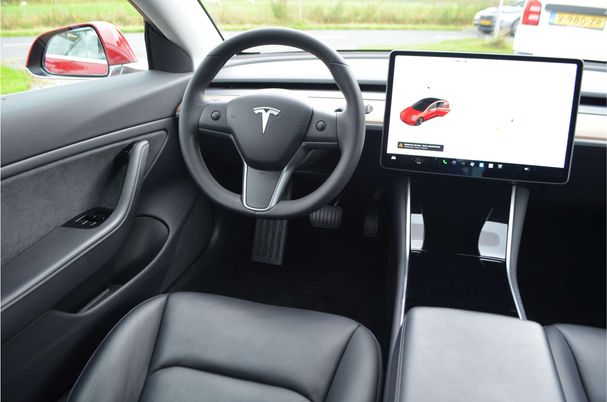 Tesla Model 3 60 Plus 175 kW image number 4