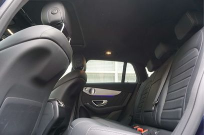 Car image 32