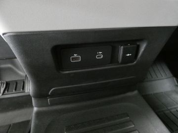 Car image 33